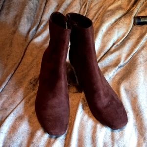 Bin 19. Bamboo boots